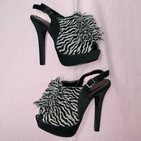 ‼️👠‼️BOGO 50% OFF. Zebra print ruffle high heels! - Picture 14 of 15